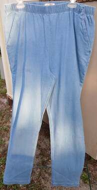 Turtle Bay Pull On Elastic Waist XL Straight Leg Blue Jeans Full Hips & Thighs
